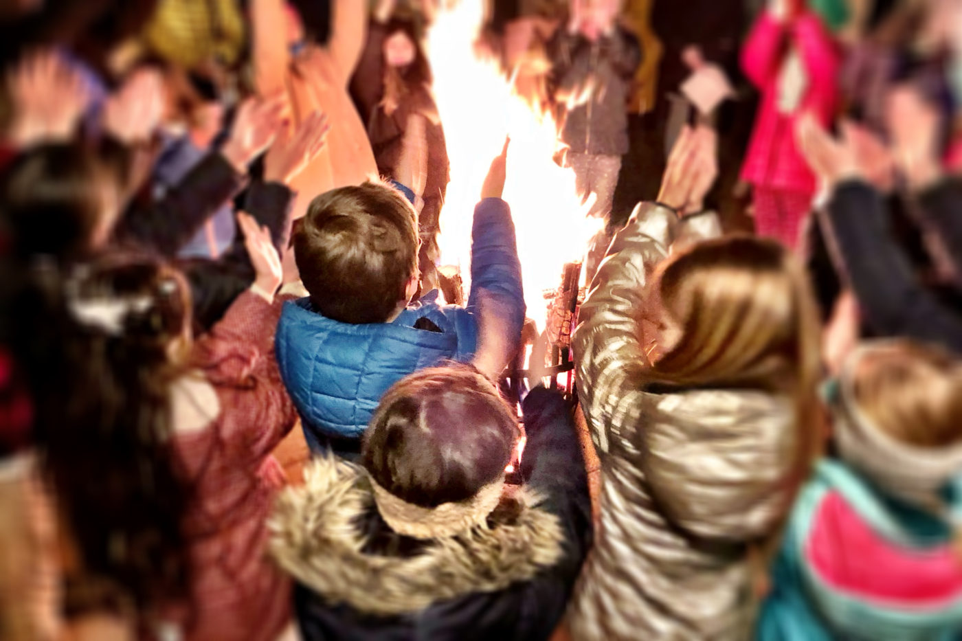 Tanz ums Osterfeuer